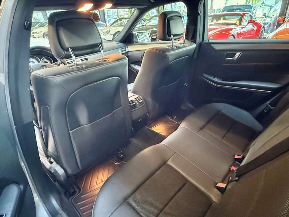 Mercedes-Benz E 200 - Imagem 13