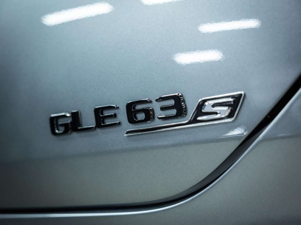 Mercedes-Benz GLE 63 AMG - Imagem 19