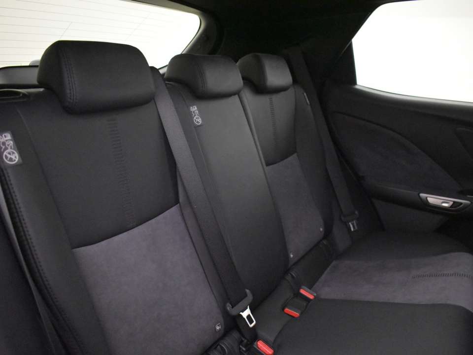 Lexus LBX - Imagem 15