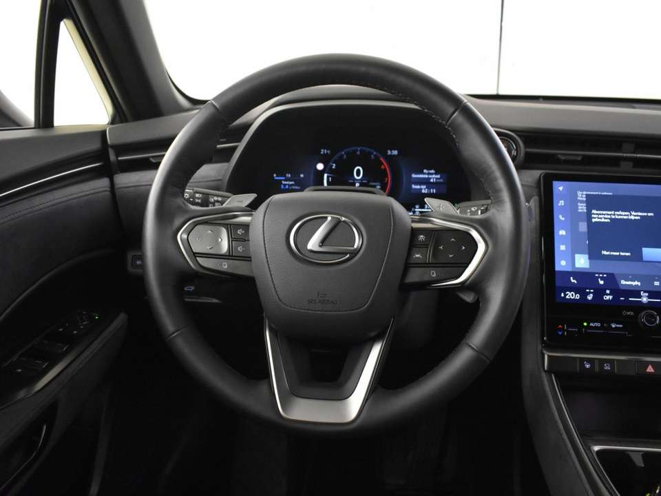 Lexus LBX - Imagem 16