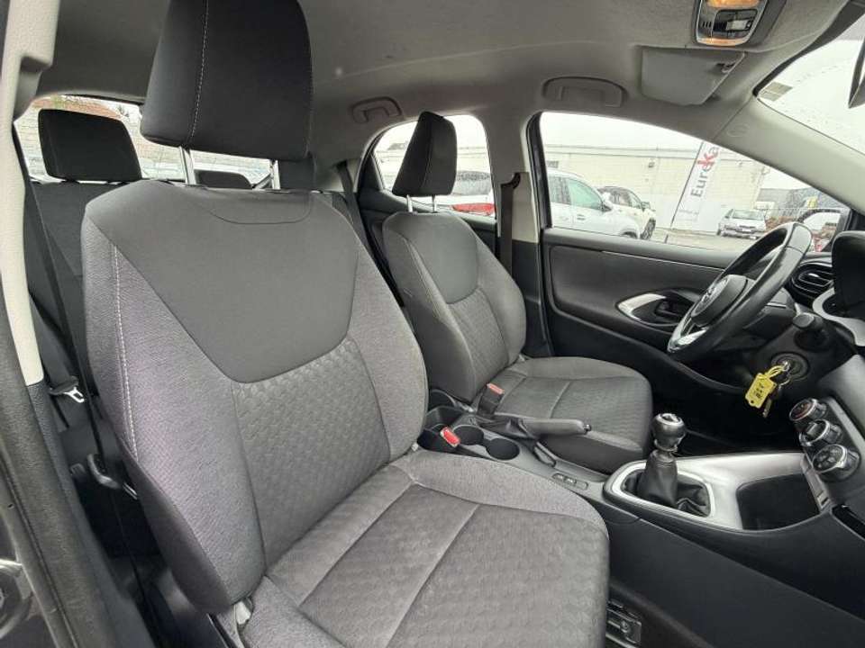 Toyota Yaris - Imagem 14