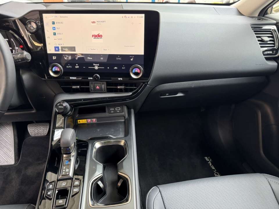 Lexus NX 450h+ - Imagem 8