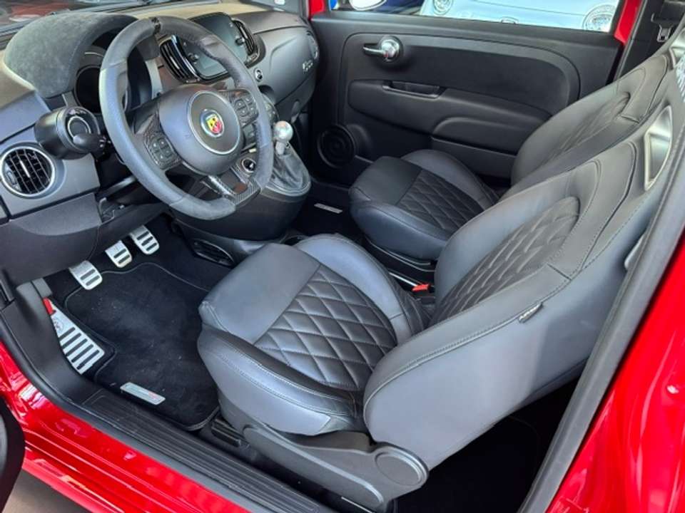Abarth 695C - Imagem 8
