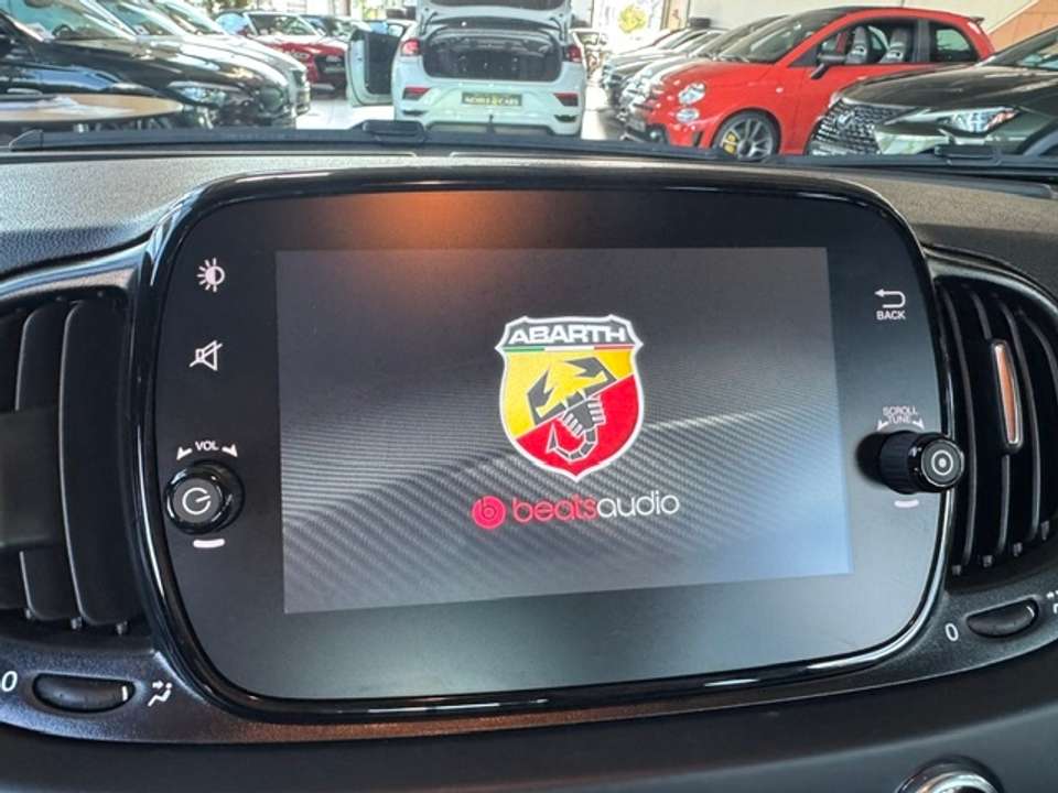 Abarth 695C - Imagem 11
