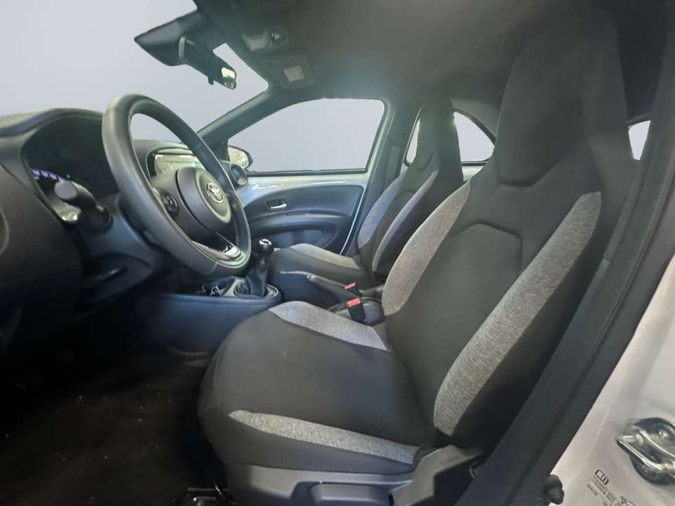 Toyota Aygo X - Imagem 7