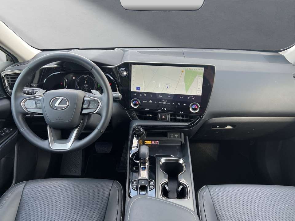 Lexus NX 450h+ - Imagem 13