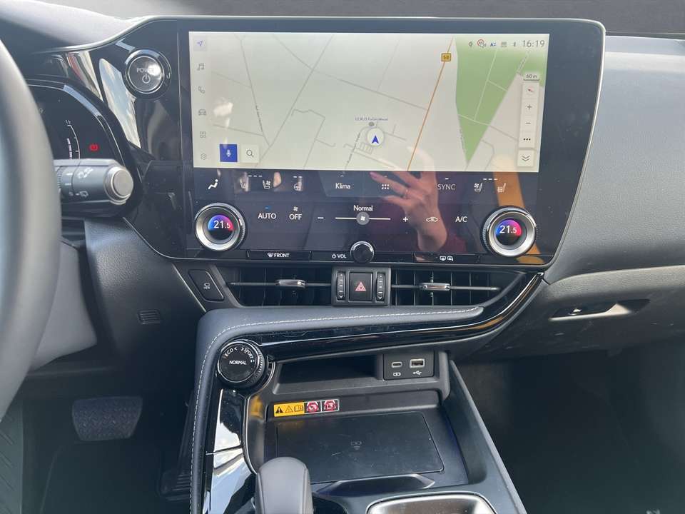 Lexus NX 450h+ - Imagem 15