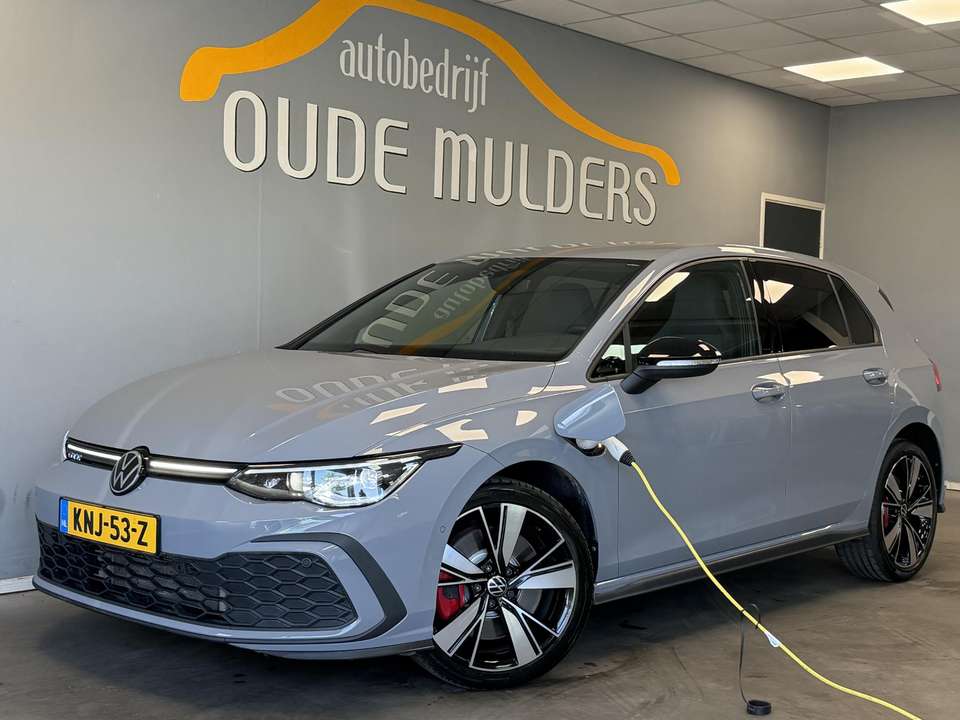 Volkswagen Golf GTE - Imagem 1