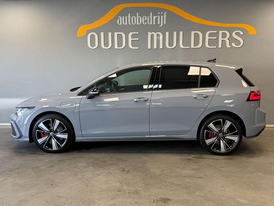 Volkswagen Golf GTE - Imagem 2