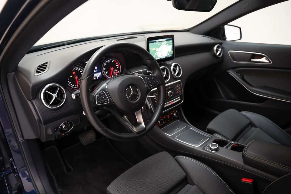Mercedes-Benz A 180 - Imagem 14