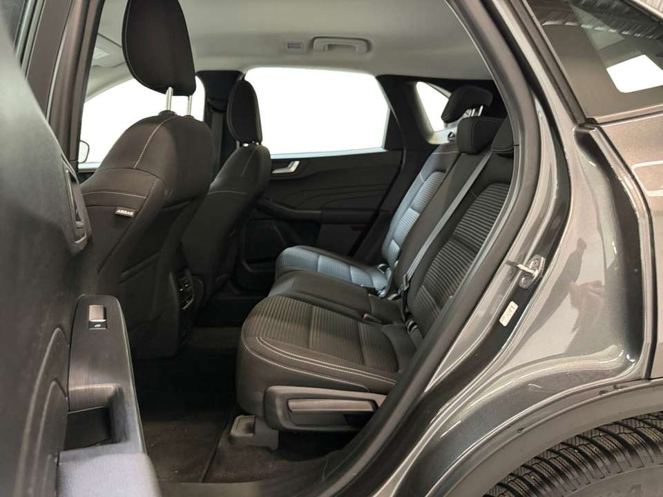 Ford Kuga - Imagem 13