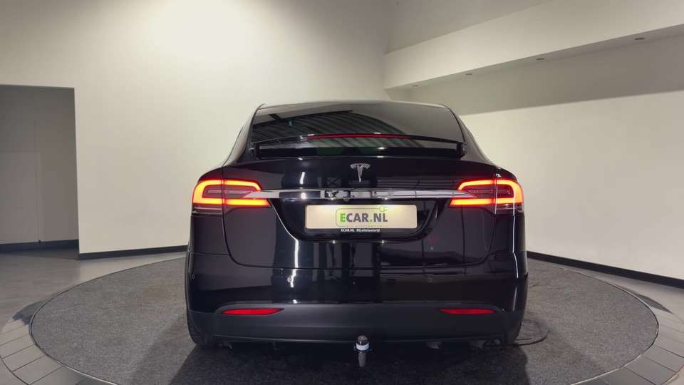Tesla Model X - Imagem 4