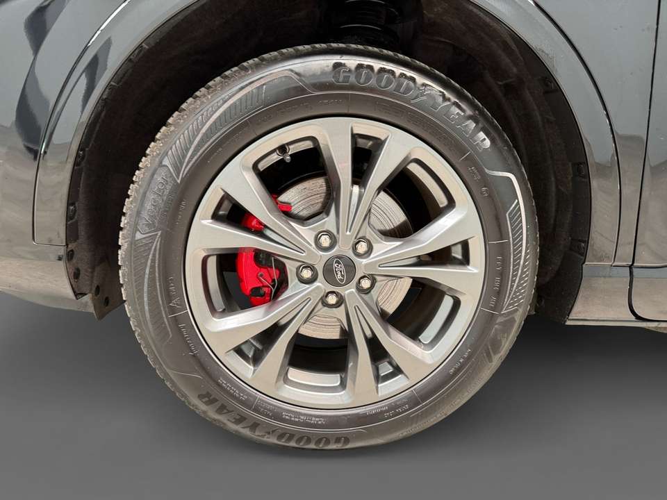 Ford Kuga - Imagem 14