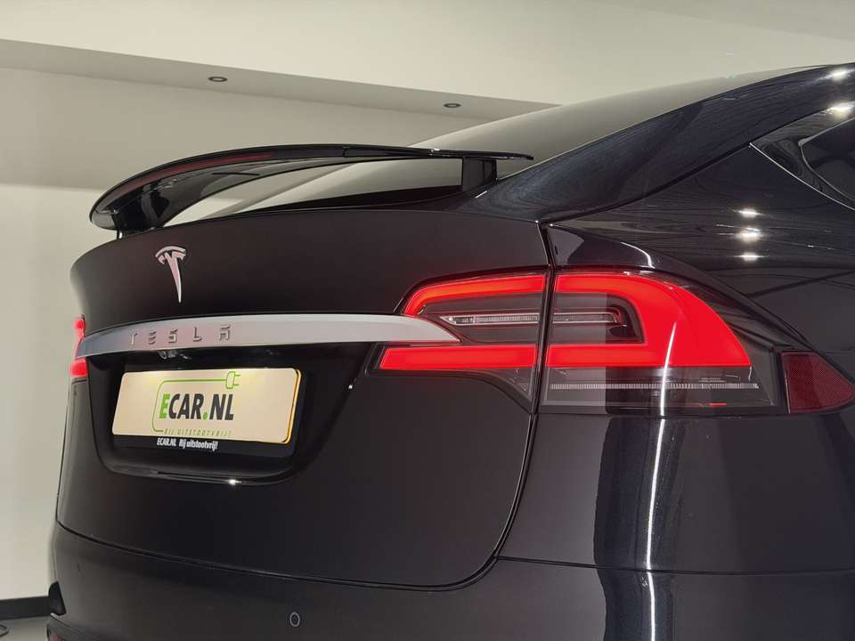 Tesla Model X - Imagem 10