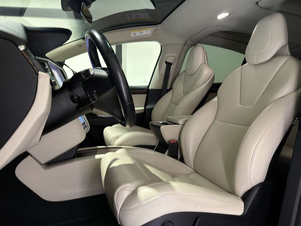 Tesla Model X - Imagem 15