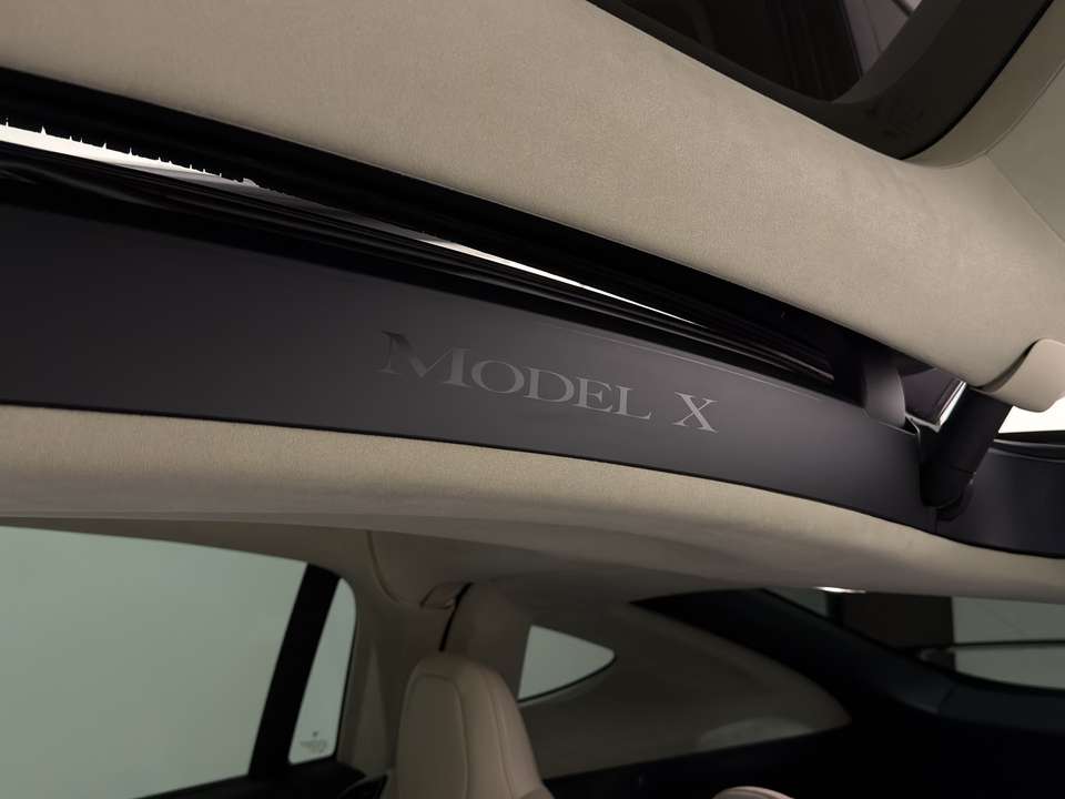 Tesla Model X - Imagem 19