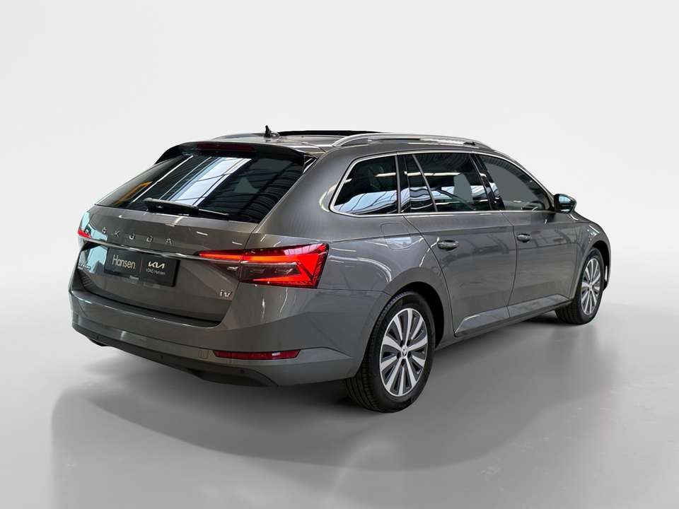 Skoda Superb - Imagem 2