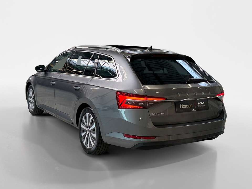 Skoda Superb - Imagem 5