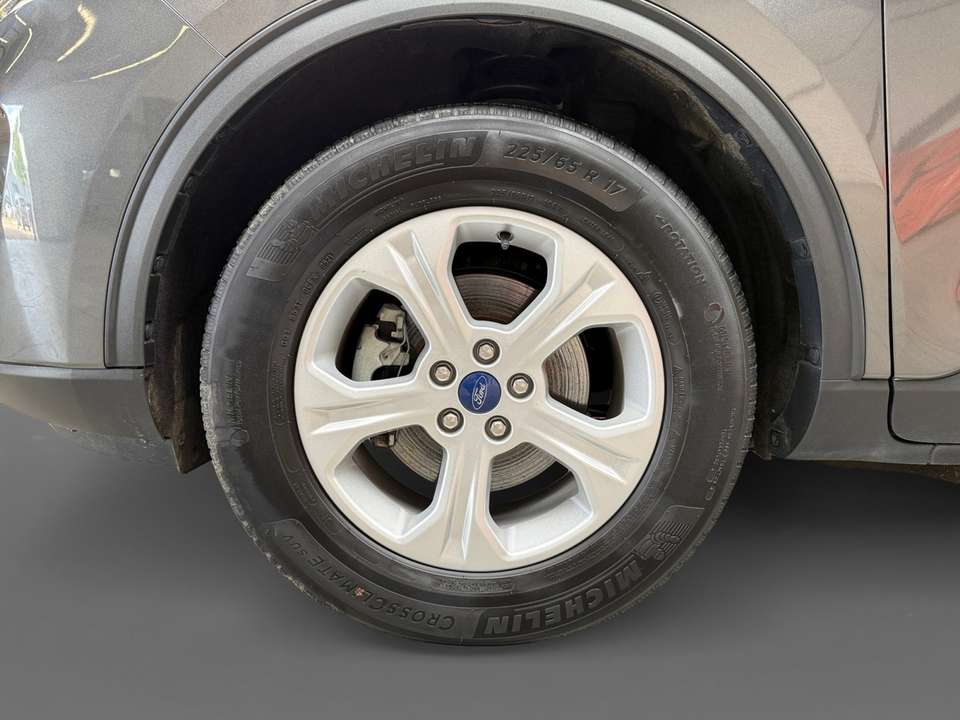 Ford Kuga - Imagem 14