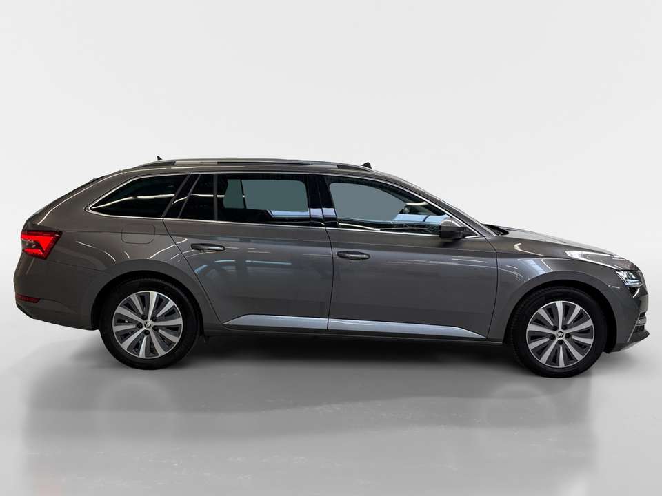 Skoda Superb - Imagem 7