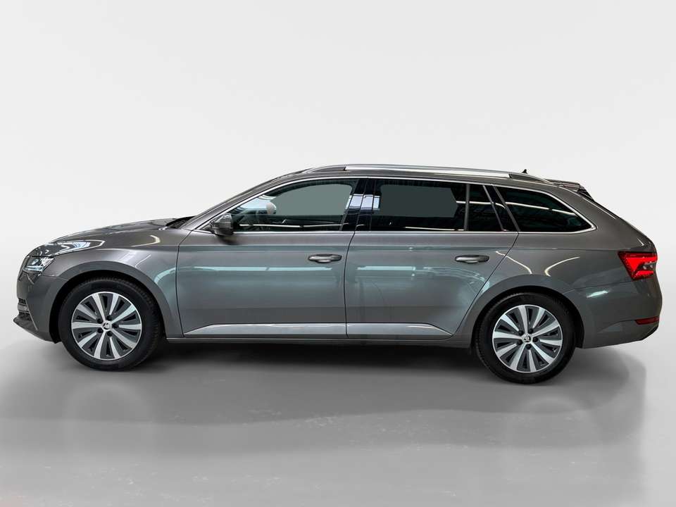Skoda Superb - Imagem 9