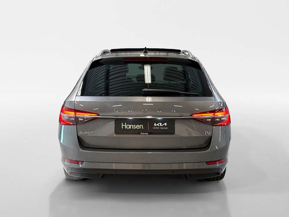 Skoda Superb - Imagem 15