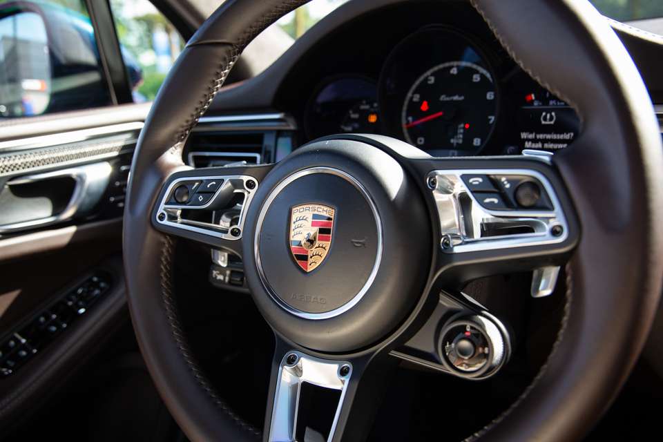 Porsche Macan - Imagem 12