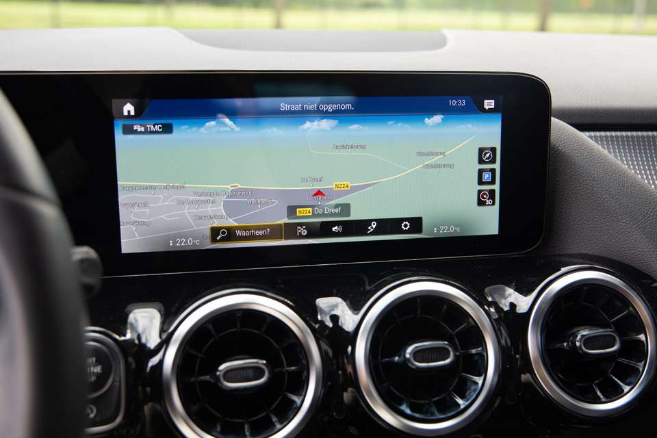 Mercedes-Benz GLA 200 - Imagem 14
