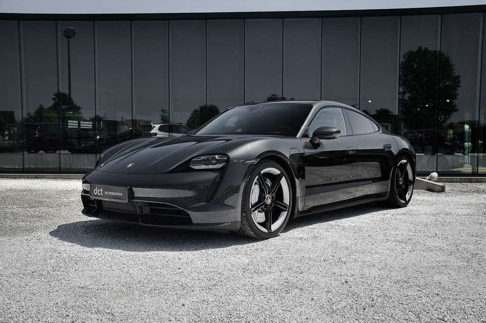 Porsche Taycan - Imagem 1
