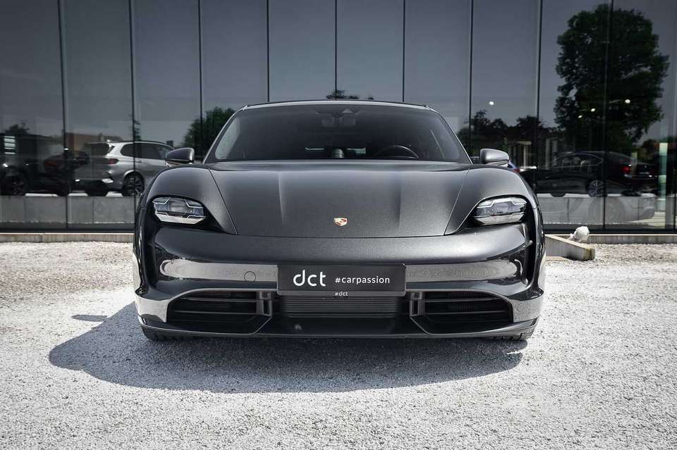 Porsche Taycan - Imagem 2