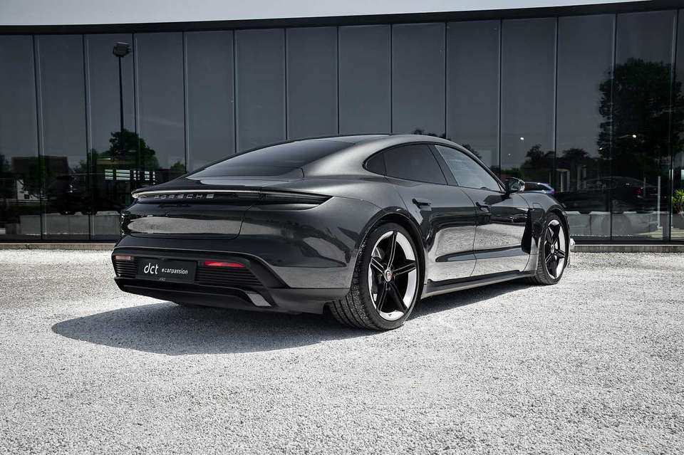Porsche Taycan - Imagem 4