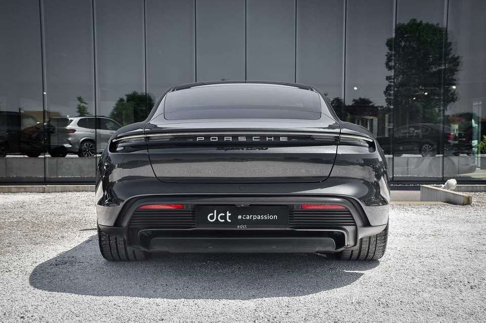 Porsche Taycan - Imagem 5