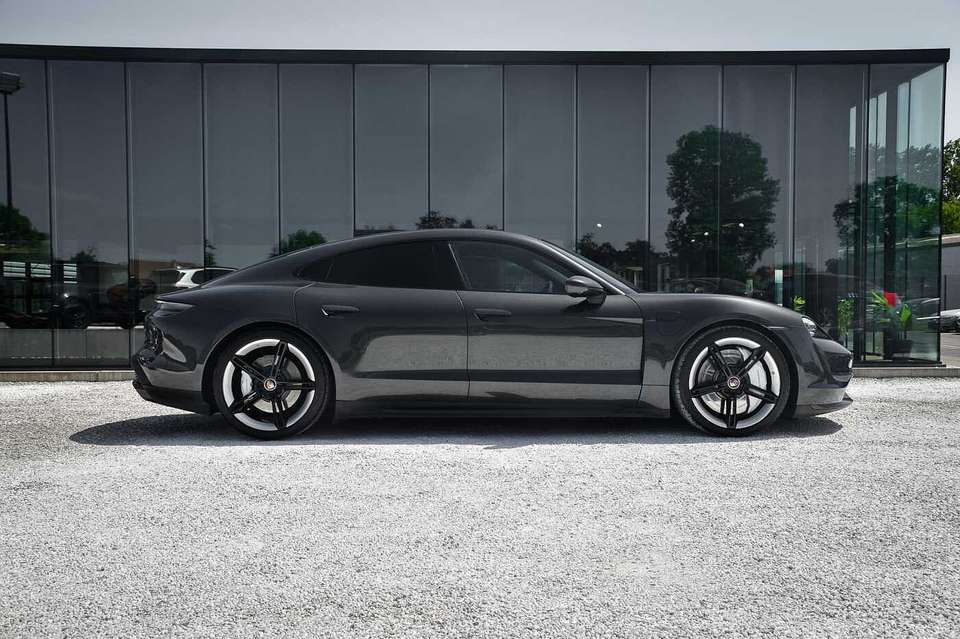 Porsche Taycan - Imagem 6