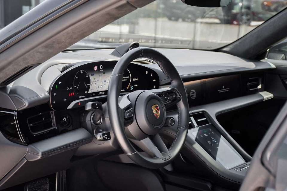 Porsche Taycan - Imagem 9