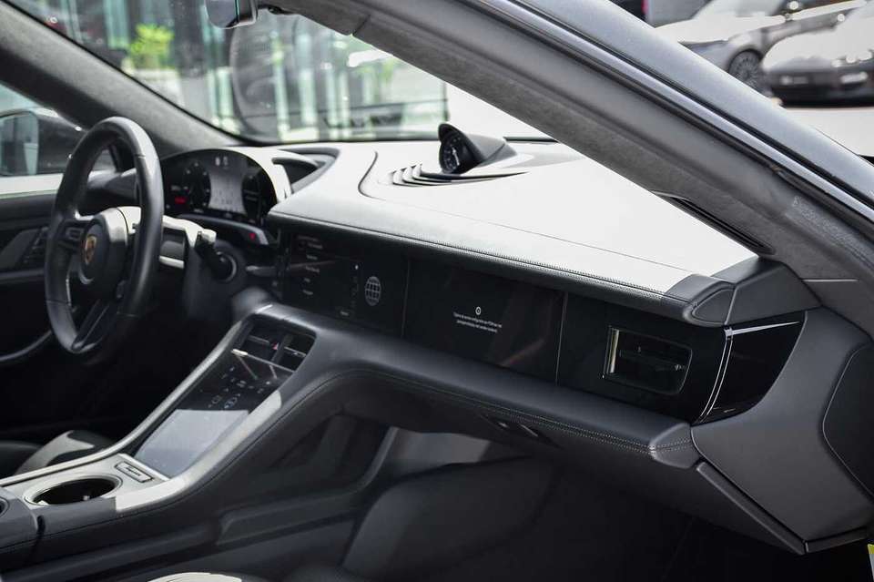 Porsche Taycan - Imagem 10