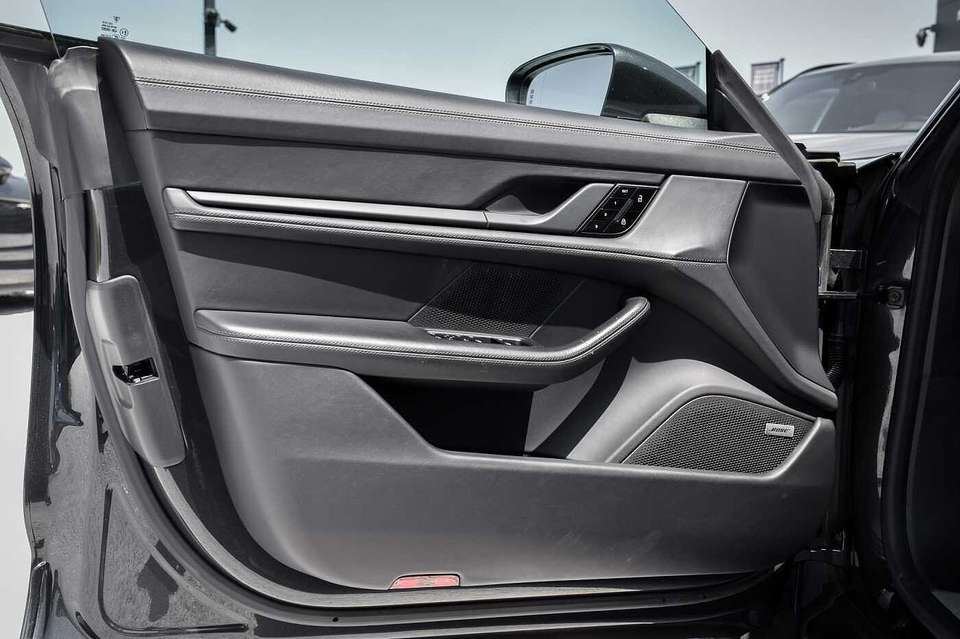 Porsche Taycan - Imagem 13