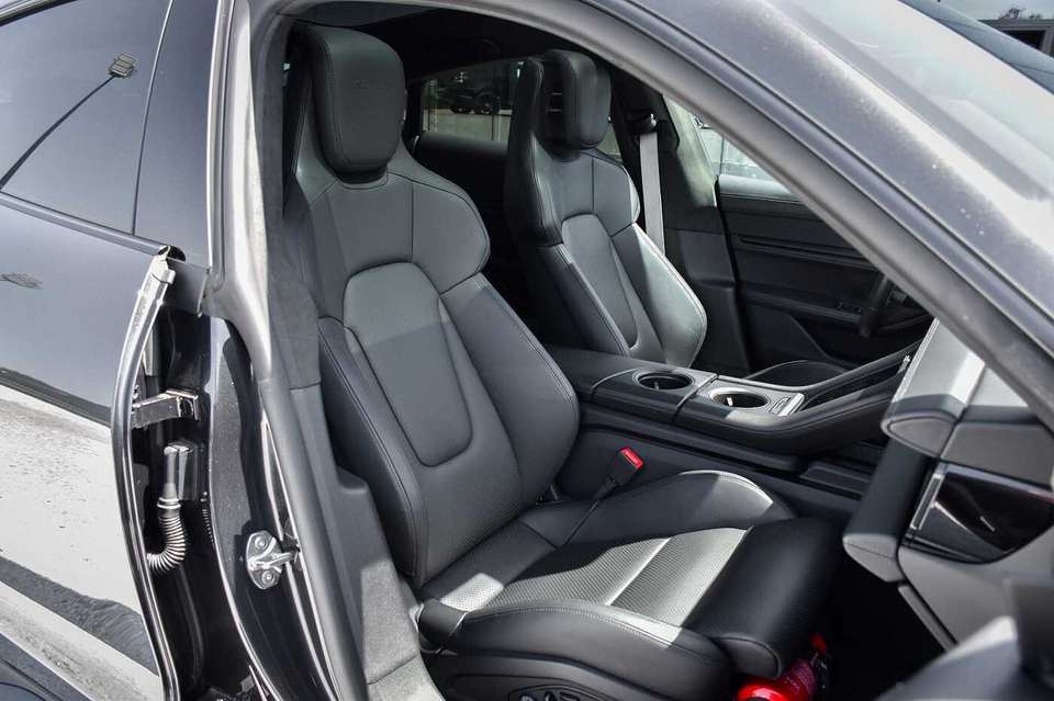 Porsche Taycan - Imagem 14