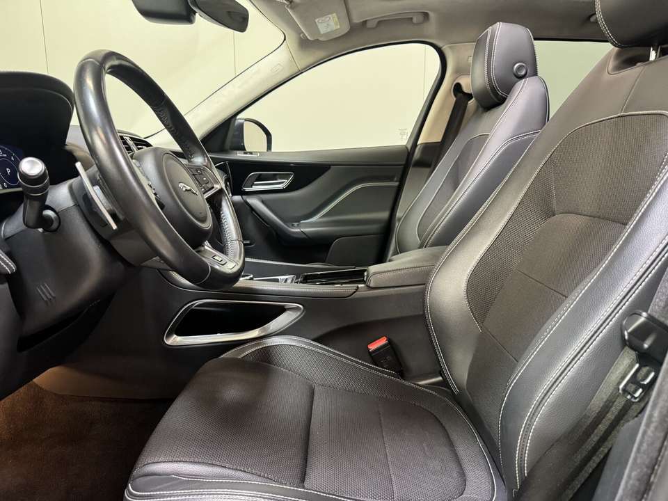 Jaguar F-Pace - Imagem 9