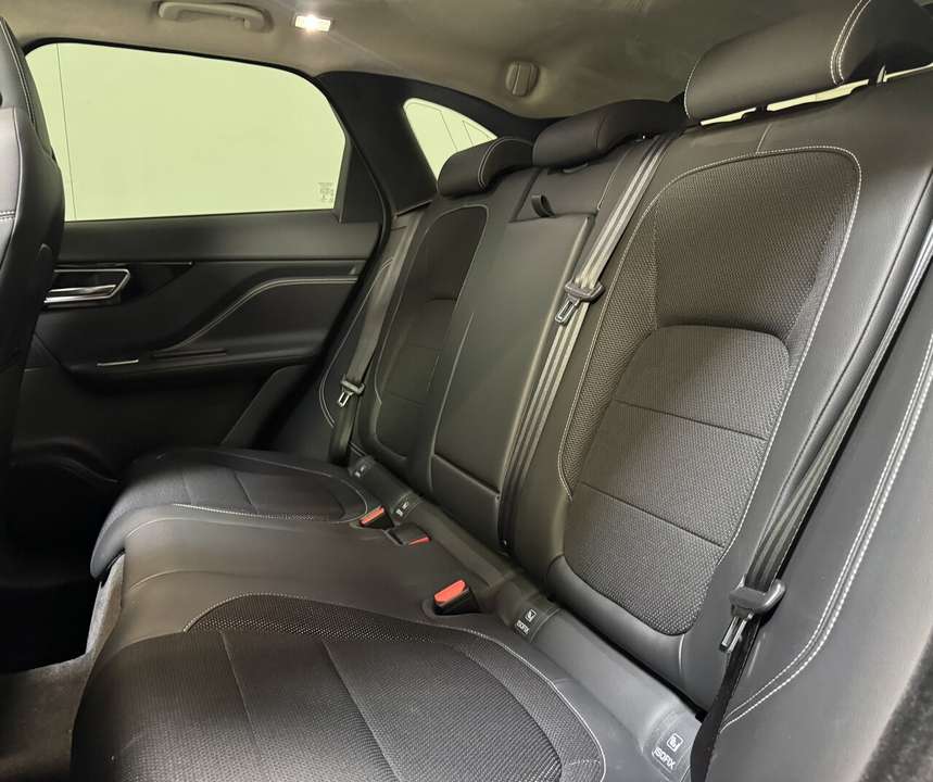 Jaguar F-Pace - Imagem 10