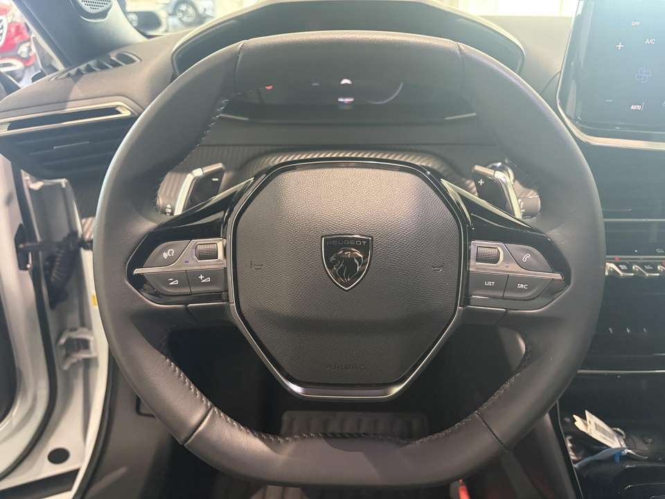 Peugeot 2008 - Imagem 13