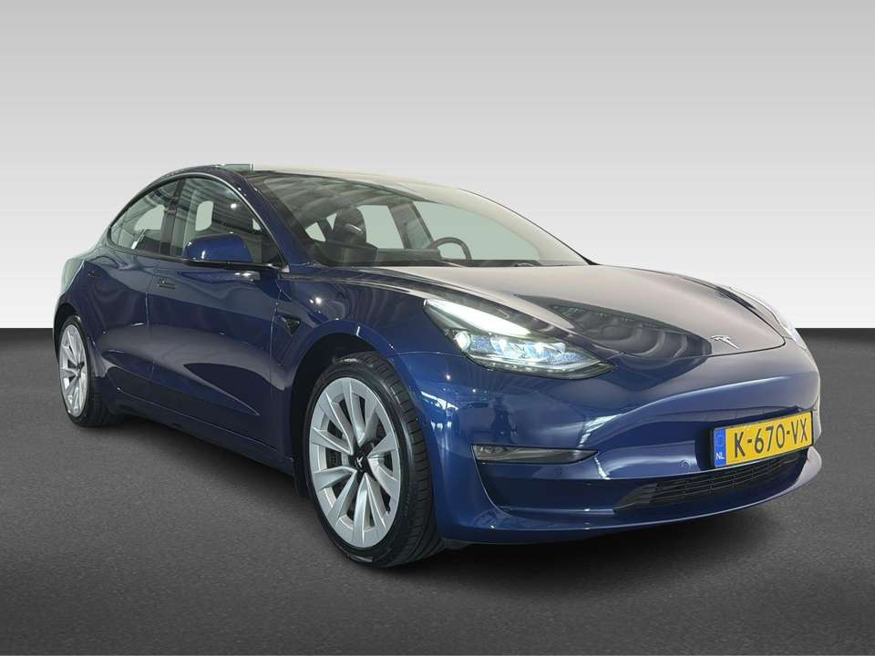 Tesla Model 3 - Imagem 8