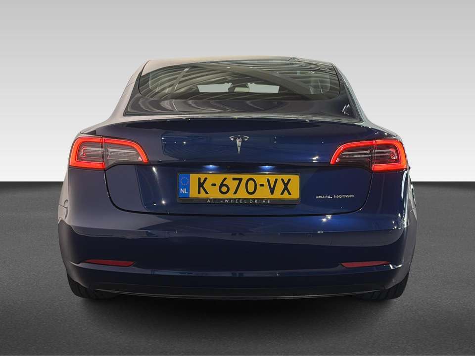 Tesla Model 3 - Imagem 10