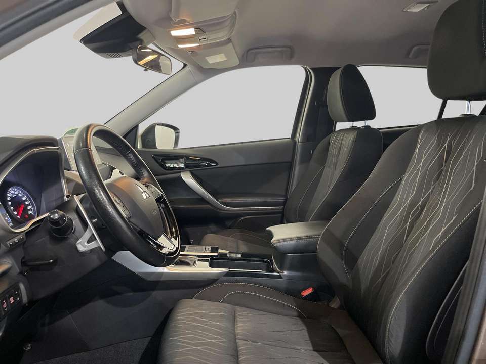 Mitsubishi Eclipse Cross - Imagem 12