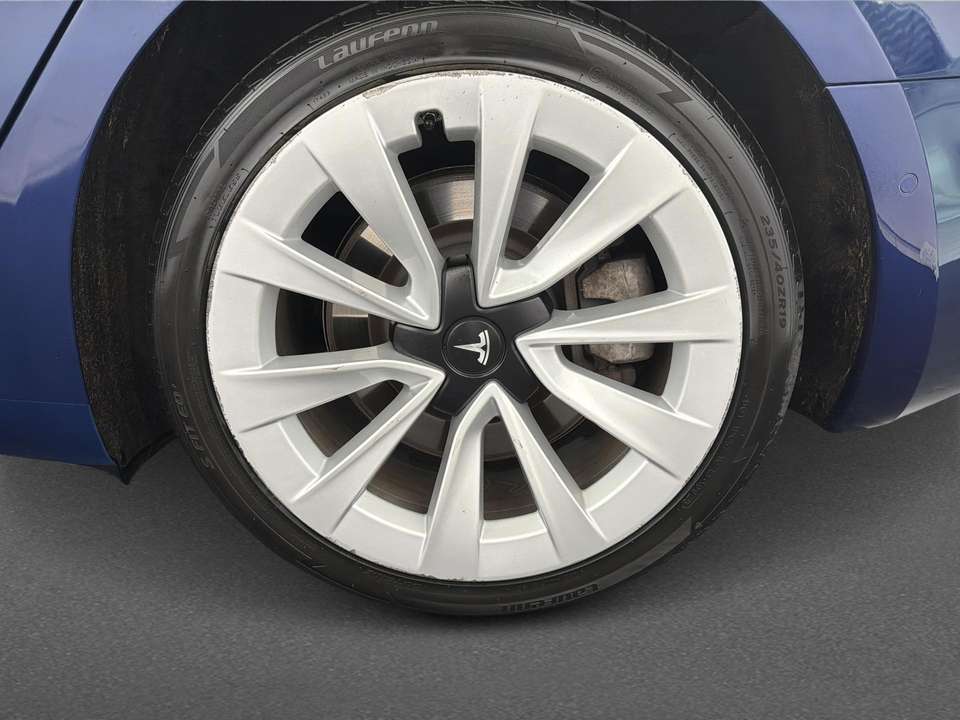 Tesla Model 3 - Imagem 11