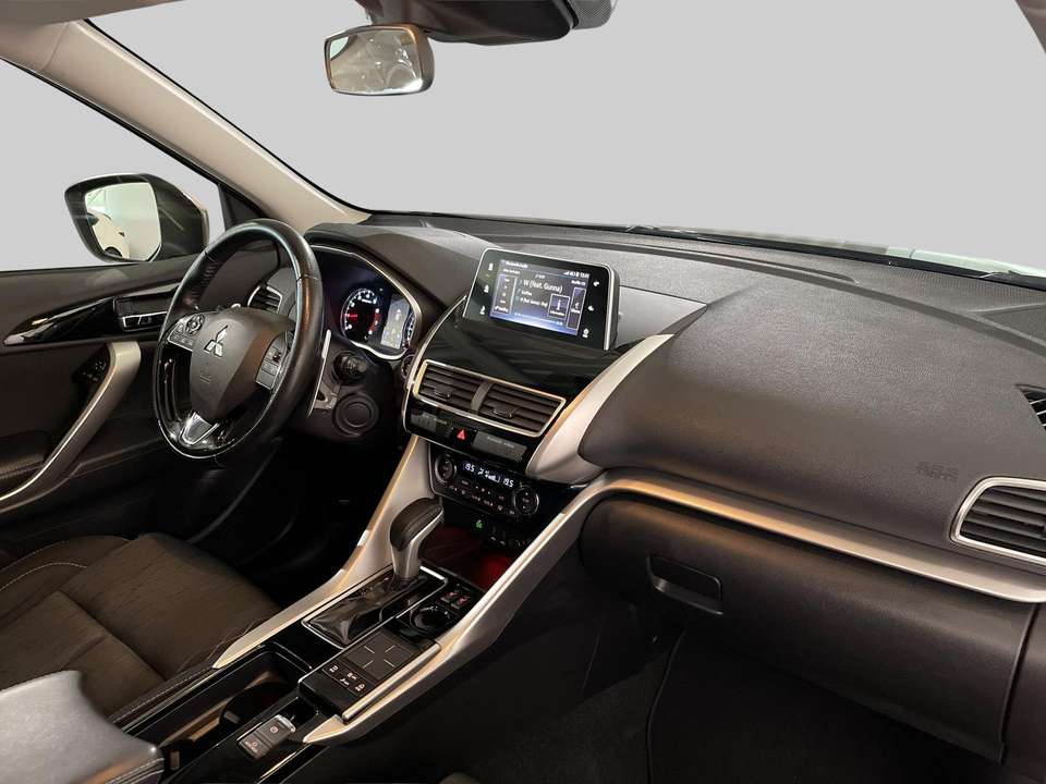 Mitsubishi Eclipse Cross - Imagem 13