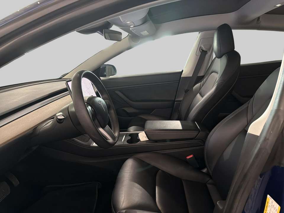 Tesla Model 3 - Imagem 12
