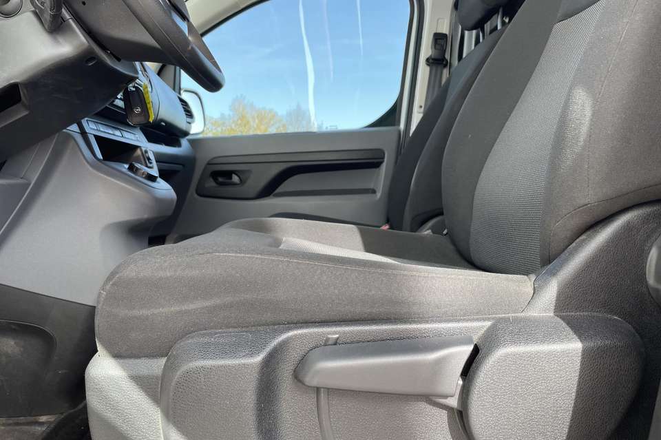 Opel Vivaro - Imagem 8