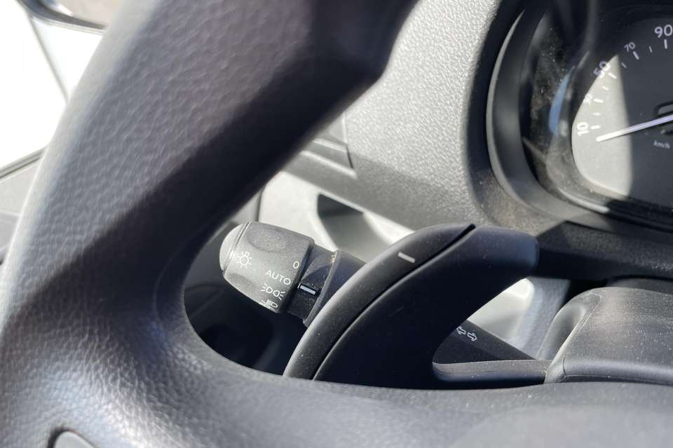 Opel Vivaro - Imagem 12