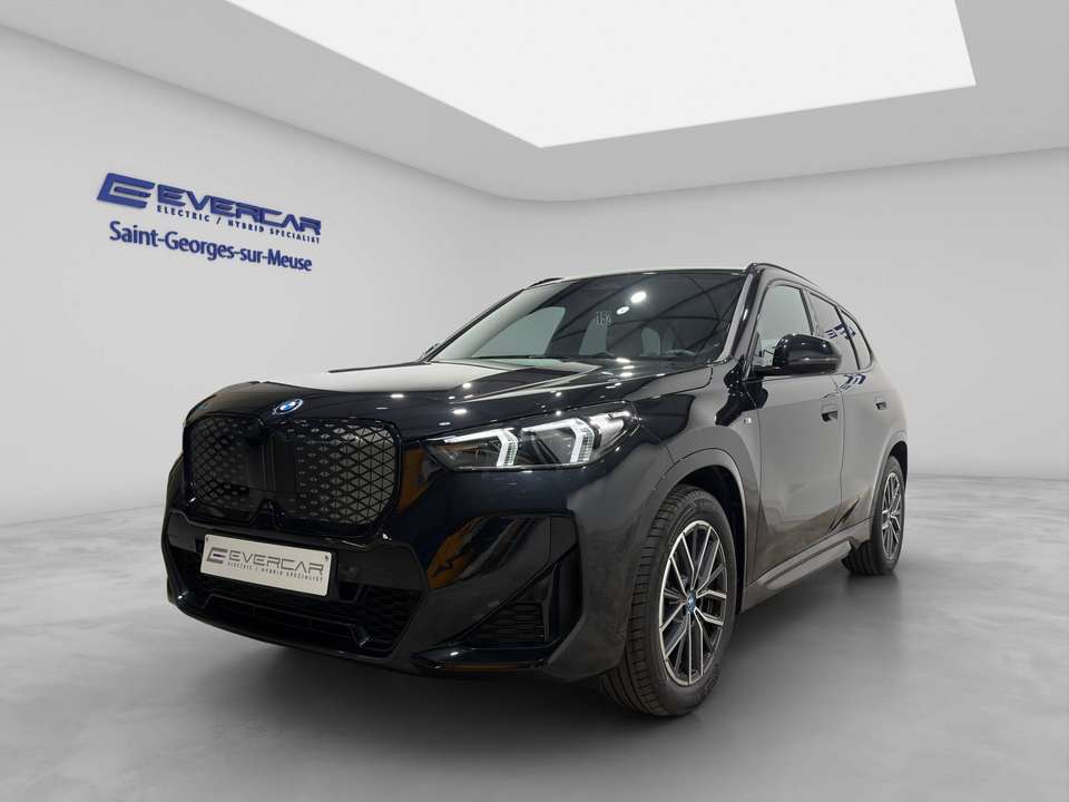 BMW iX1 - Imagem 1
