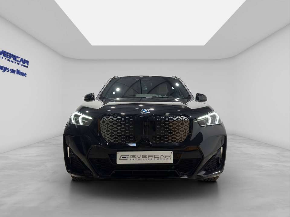 BMW iX1 - Imagem 2